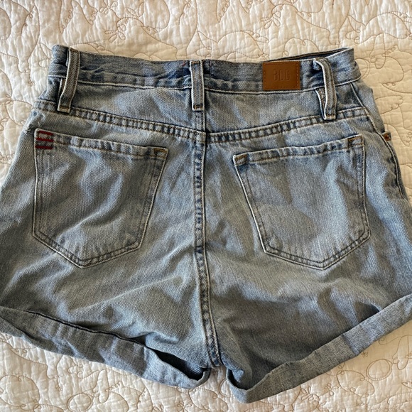 BDG Mom High Rise Jean Shorts - Picture 3 of 4